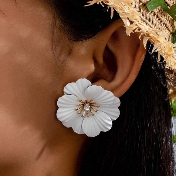 White Flower Studs Earrings - Picture 2 of 4